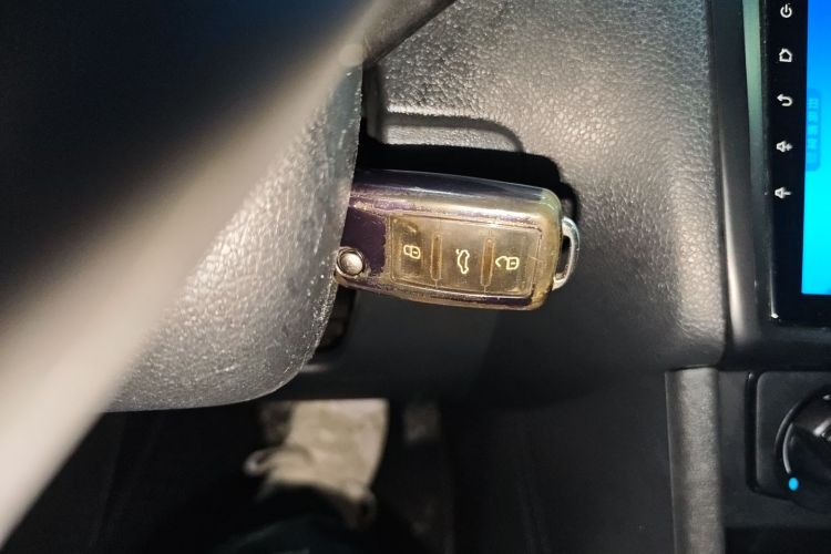 Volkswagen Polo 2019 car image #9