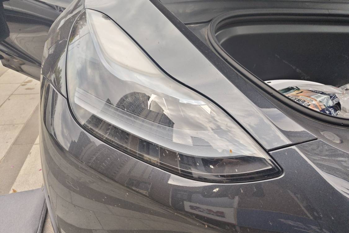 Tesla Model Y 2024 car image #7