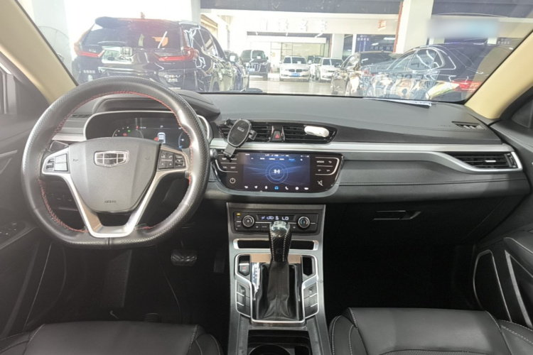GEELY Emgrand 2019 car image #11