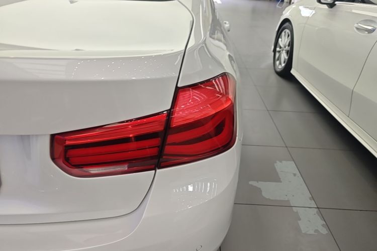 BMW 3 Series 2019 #8 BMW 3 Series 2019 immagine di auto #8