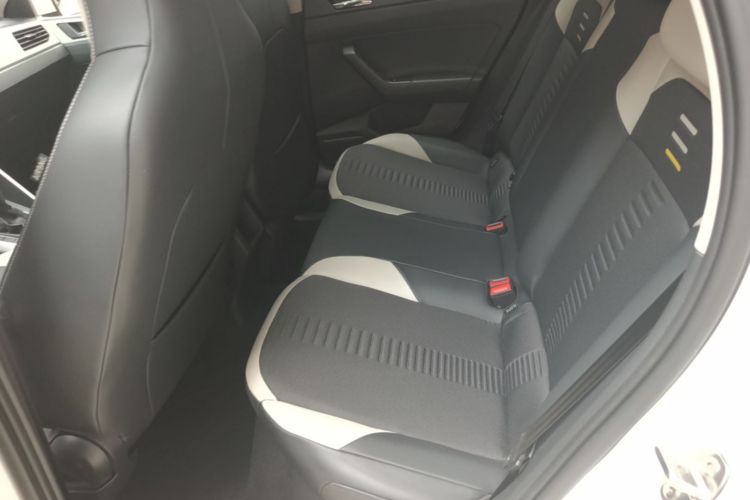 Volkswagen Polo 2021 car image #17
