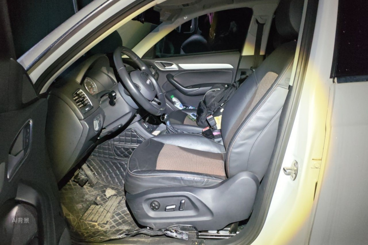 Audi Q3 2018 car image #17