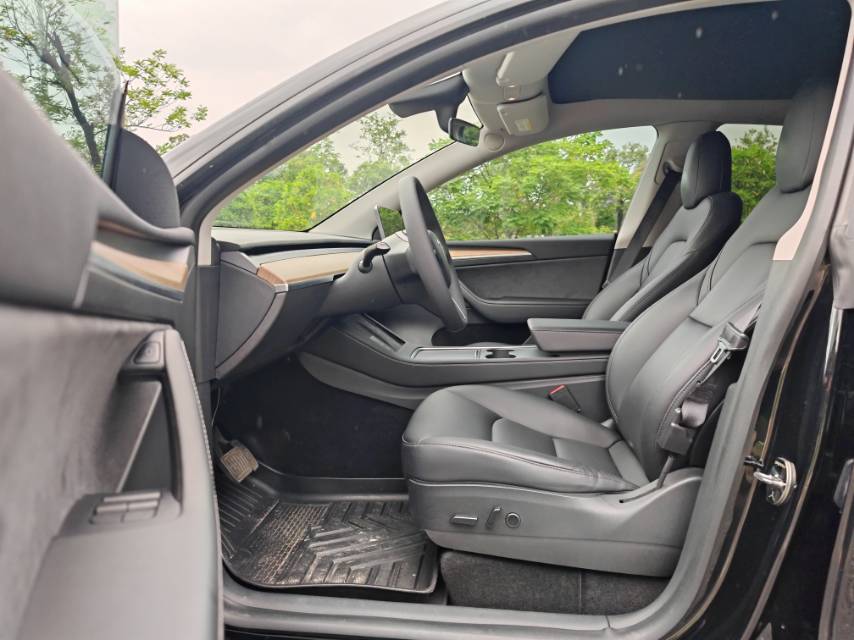Tesla Model Y 2021 #10 Tesla Model Y 2021 car image #10