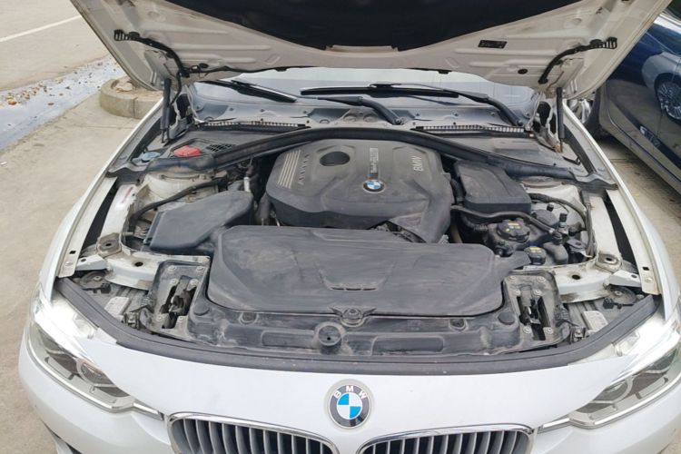 BMW 3 Series 2018 #20 BMW 3 Series 2018 car image #20