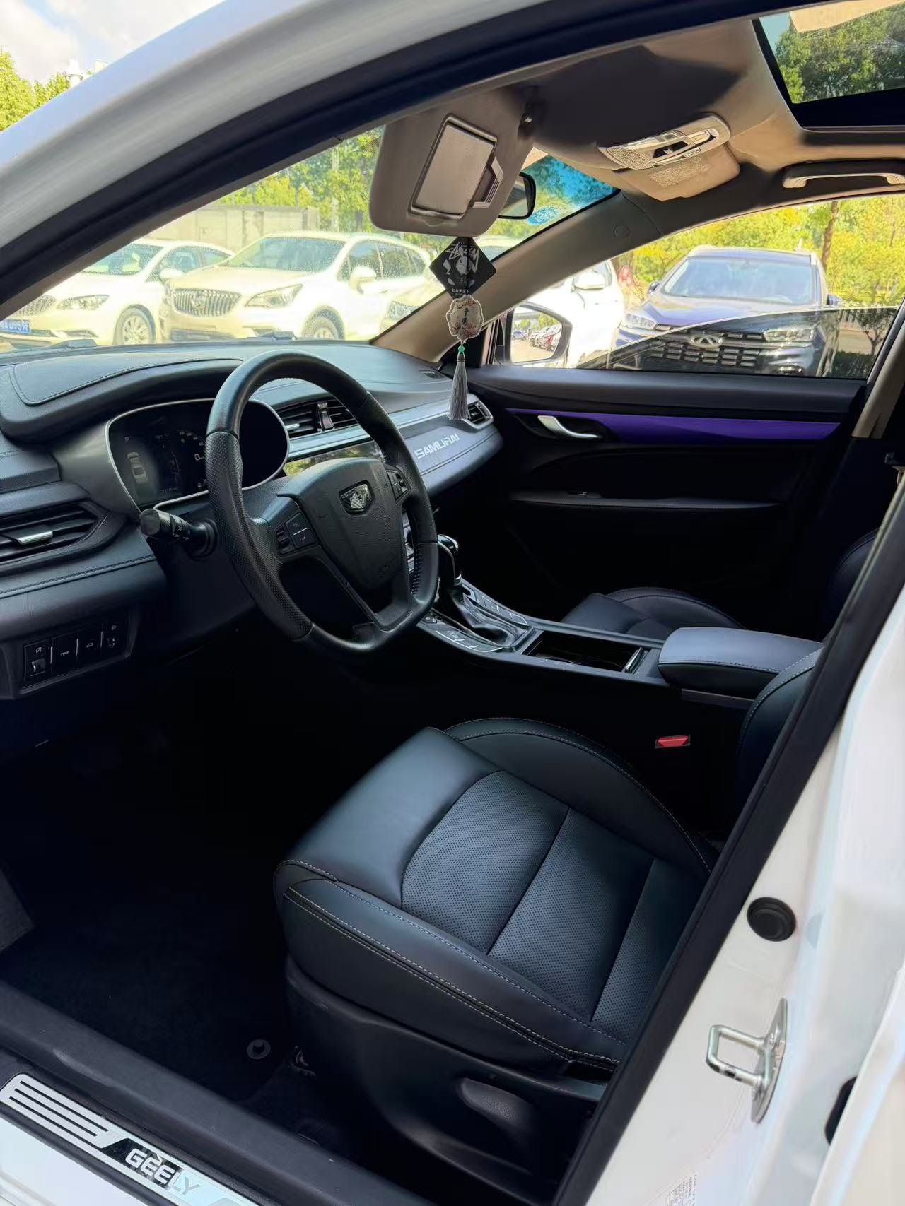 GEELY Emgrand 2019 #4 GEELY Emgrand 2019 car image #4