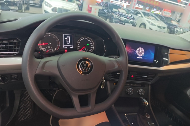 Volkswagen Bora 2022 car image #10