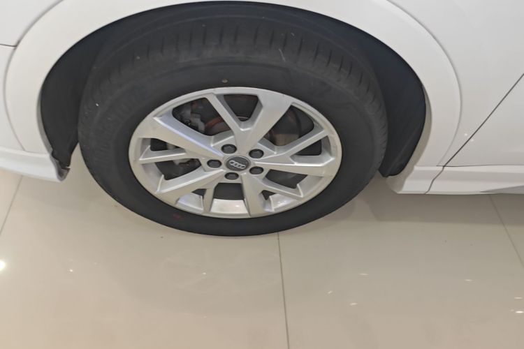 Audi Q3 2019 #9 Audi Q3 2019 car image #9