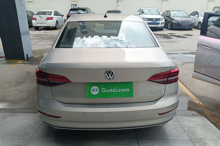 Volkswagen Lavida 2019 car image #6