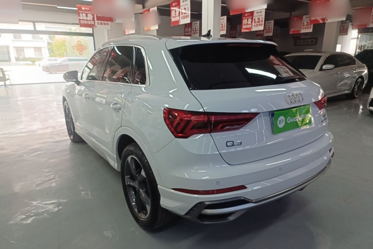 Audi Q3 2019 car image #5
