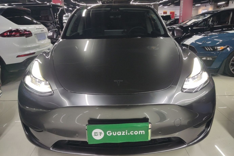 Tesla Model Y 2022 car image #3