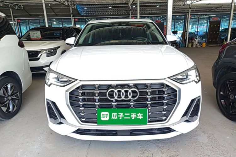 Audi Q3 2020 car image #3