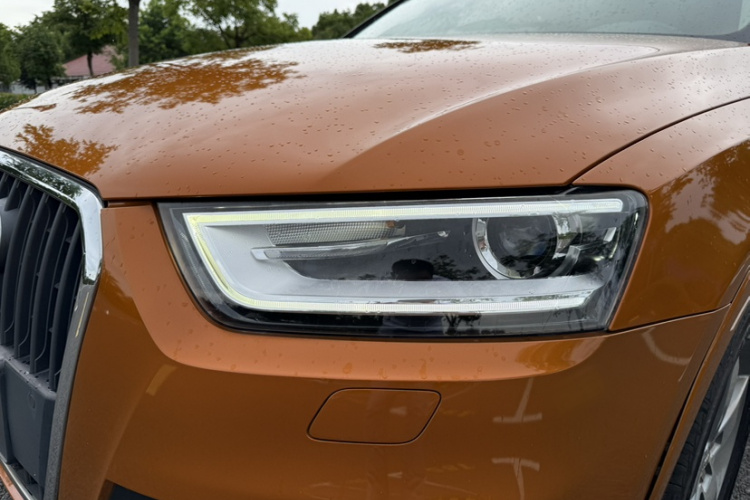 Audi Q3 2016 car image #7