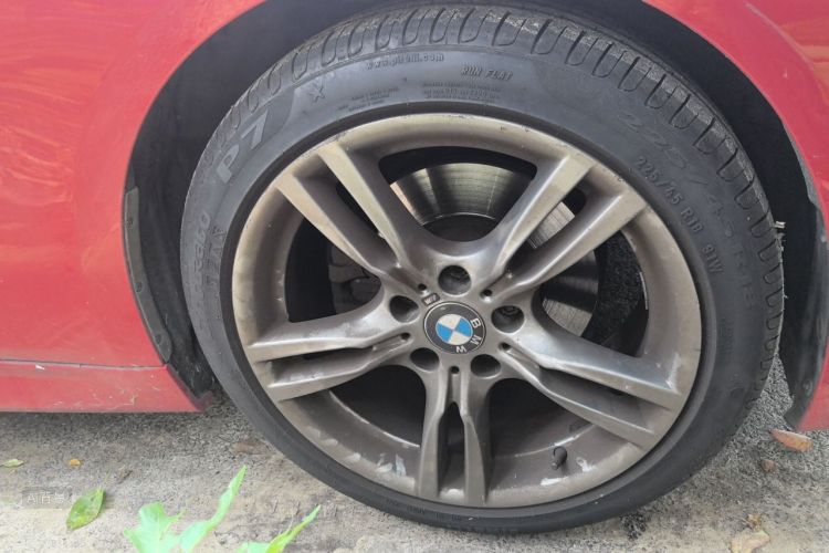 BMW 3 Series 2018 car image #9