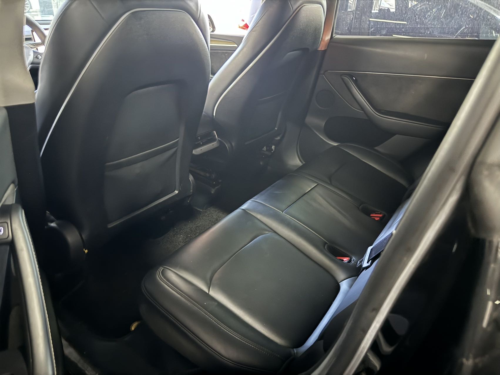 Tesla Model Y 2022 #4 Tesla Model Y 2022 car image #4