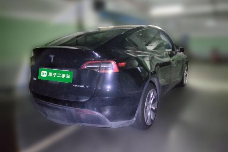 Tesla Model Y 2023 car image #7