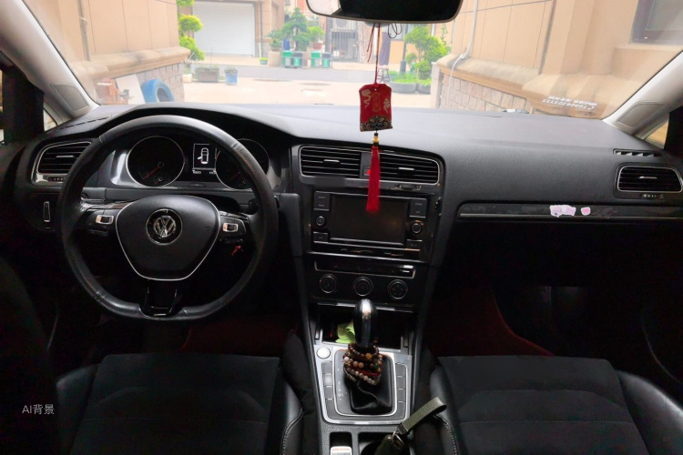 Volkswagen Golf 2018 car image #11