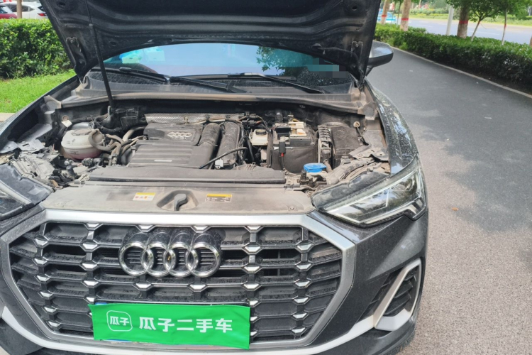 Audi Q3 2022 car image #23