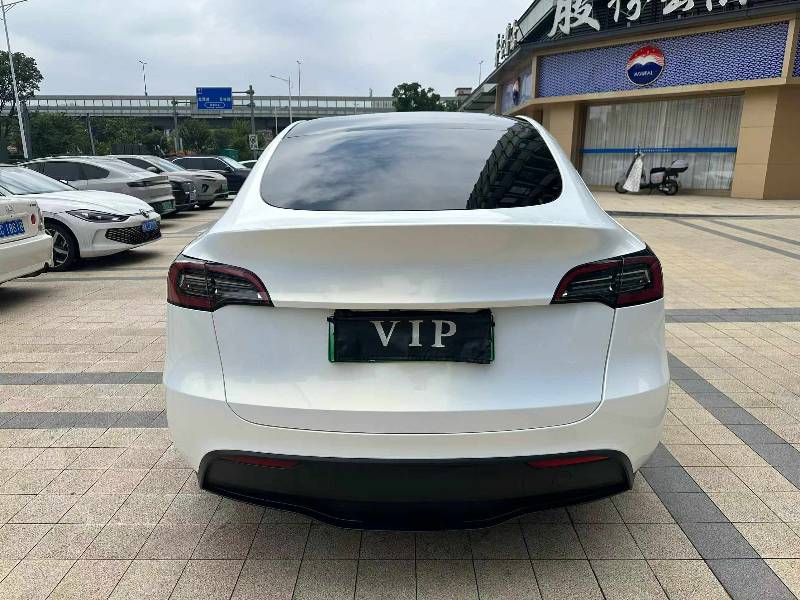 Tesla Model Y 2024 #8 Tesla Model Y 2024 car image #8