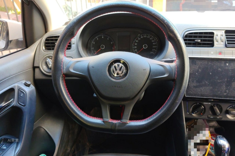 Volkswagen Polo 2018 car image #12
