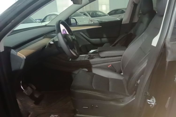 Tesla Model Y 2022 car image #15