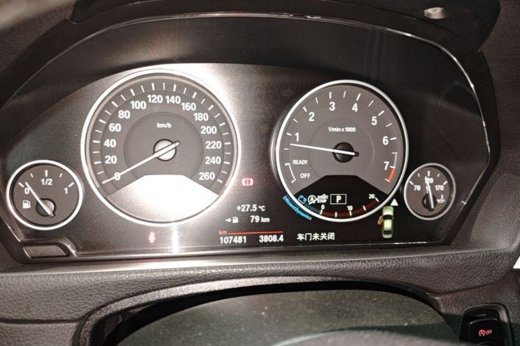 BMW 3 Series 2018 car image #12