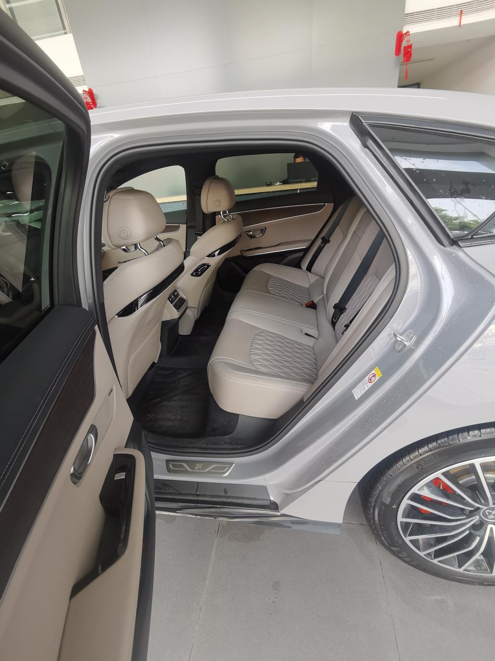 BYD Han 2025 car image #5