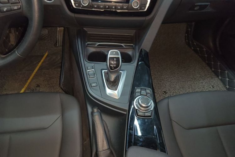 BMW 3 Series 2016 imagen de coche #18