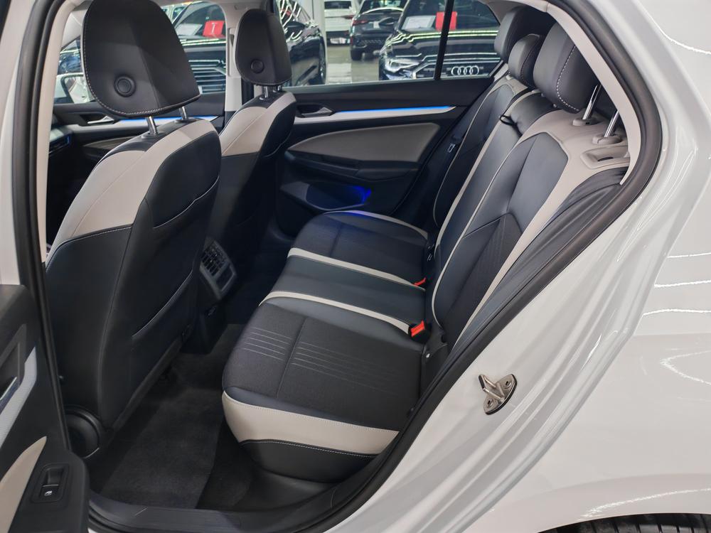 Volkswagen Golf 2024 صورة سيارة #10