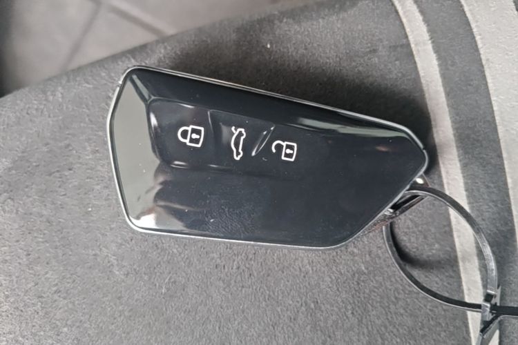 Volkswagen Golf 2021 car image #9