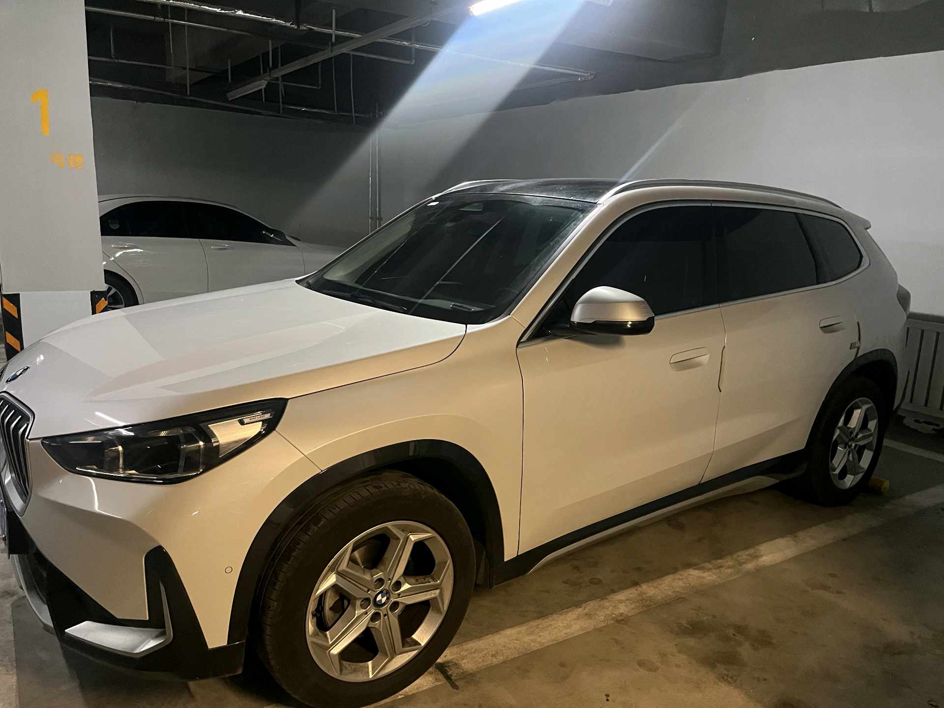 BMW X1 2023 car image 