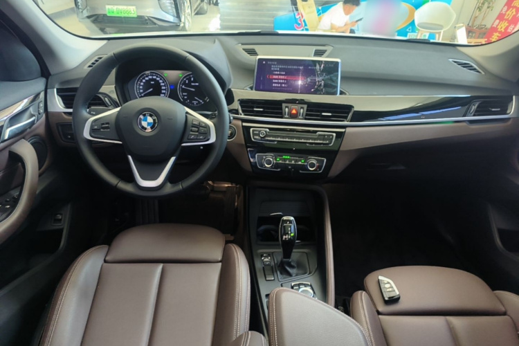 BMW X1 2020 car image #10