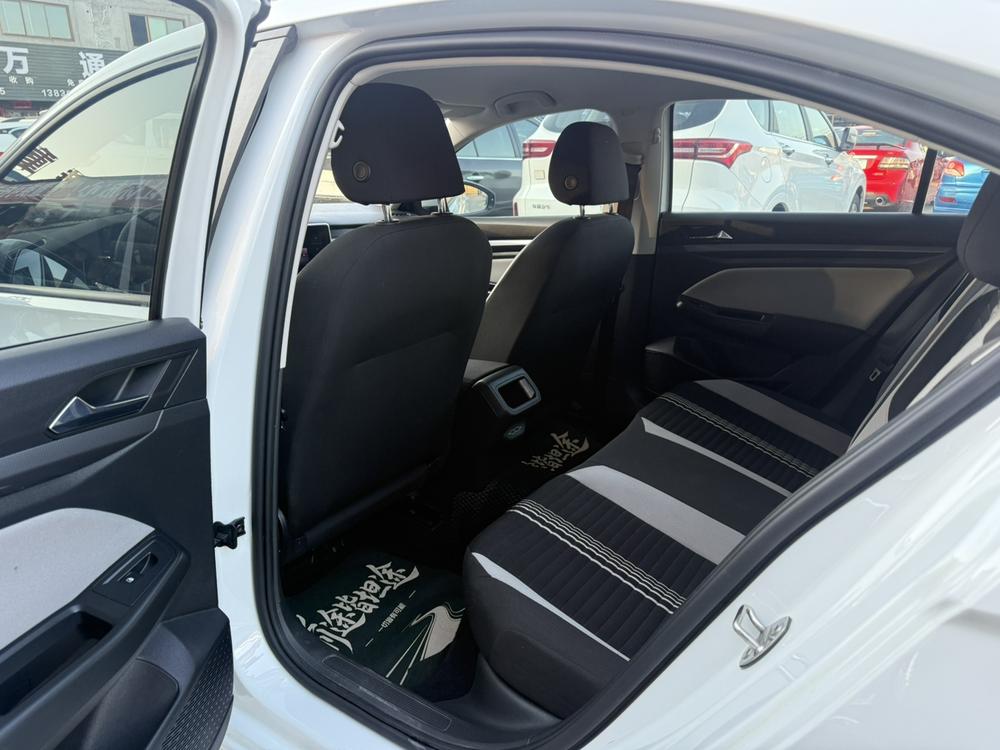 Volkswagen Bora 2023 immagine di auto #9
