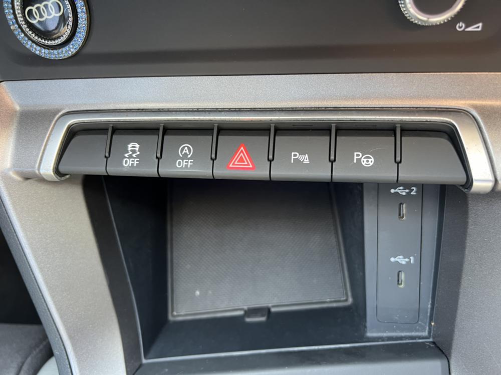 Audi Q3 2023 car image #13