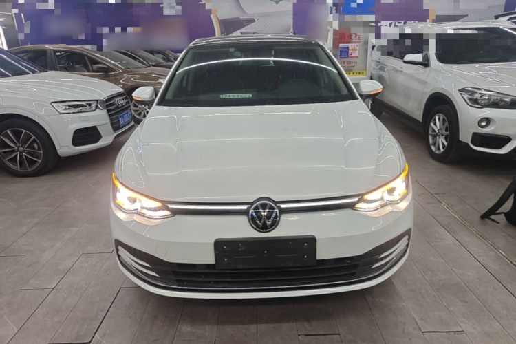 Volkswagen Golf 2021 car image #3