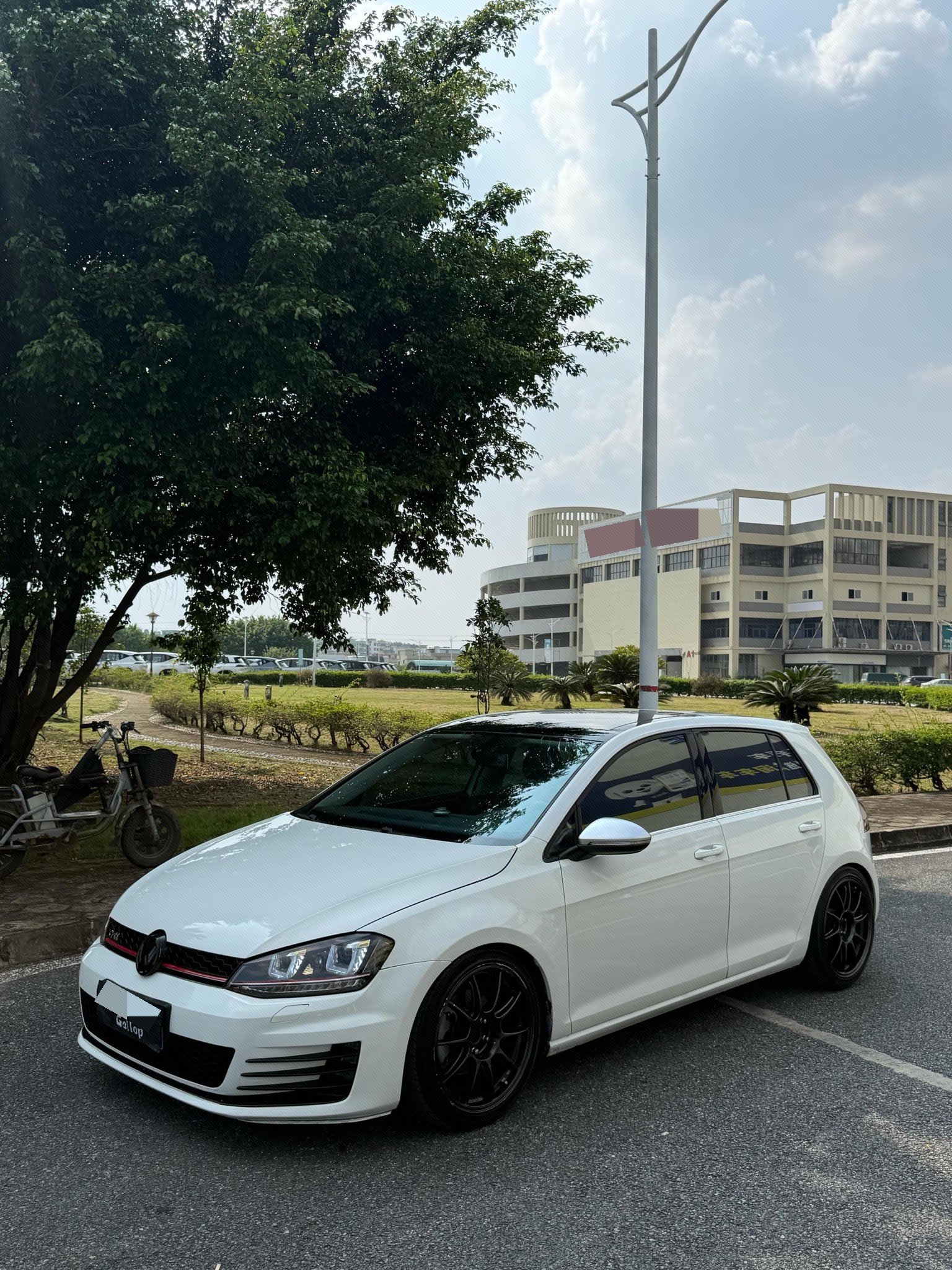 Volkswagen Golf 2014 car image 