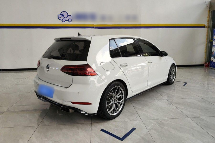 Volkswagen Golf 2020 car image #4