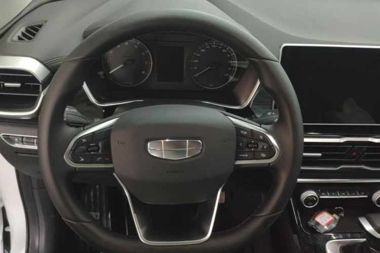 GEELY Coolray 2025 #15 GEELY Coolray 2025 image de voiture #15