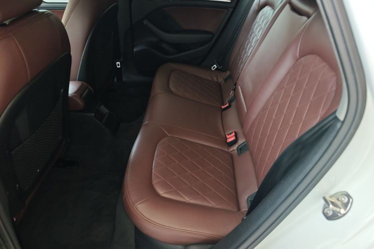 Audi A3 2018 car image #17