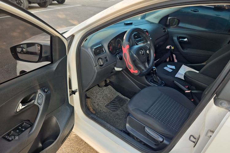 Volkswagen Polo 2015 #18 Volkswagen Polo 2015 car image #18