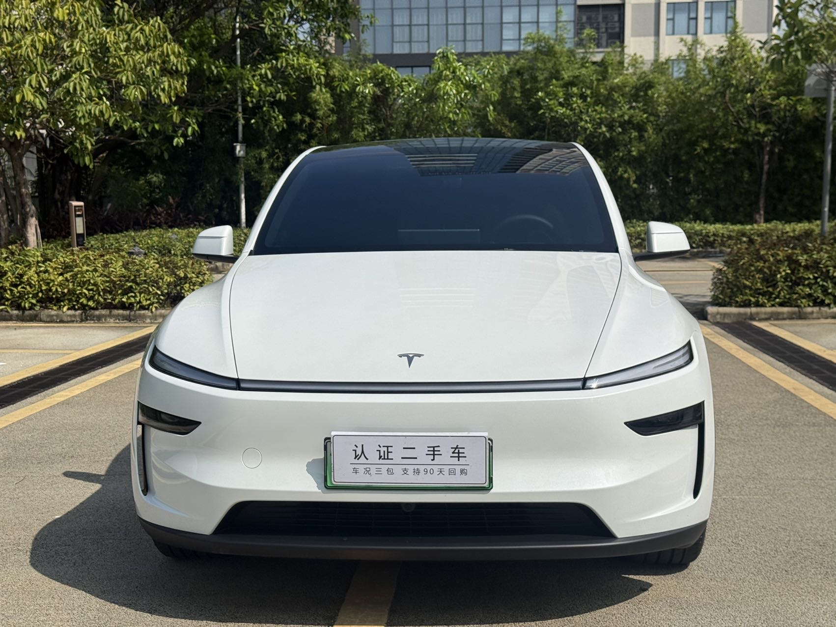 Tesla Model Y 2026 car image #2