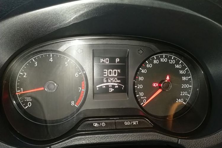 Volkswagen Polo 2016 immagine di auto #16