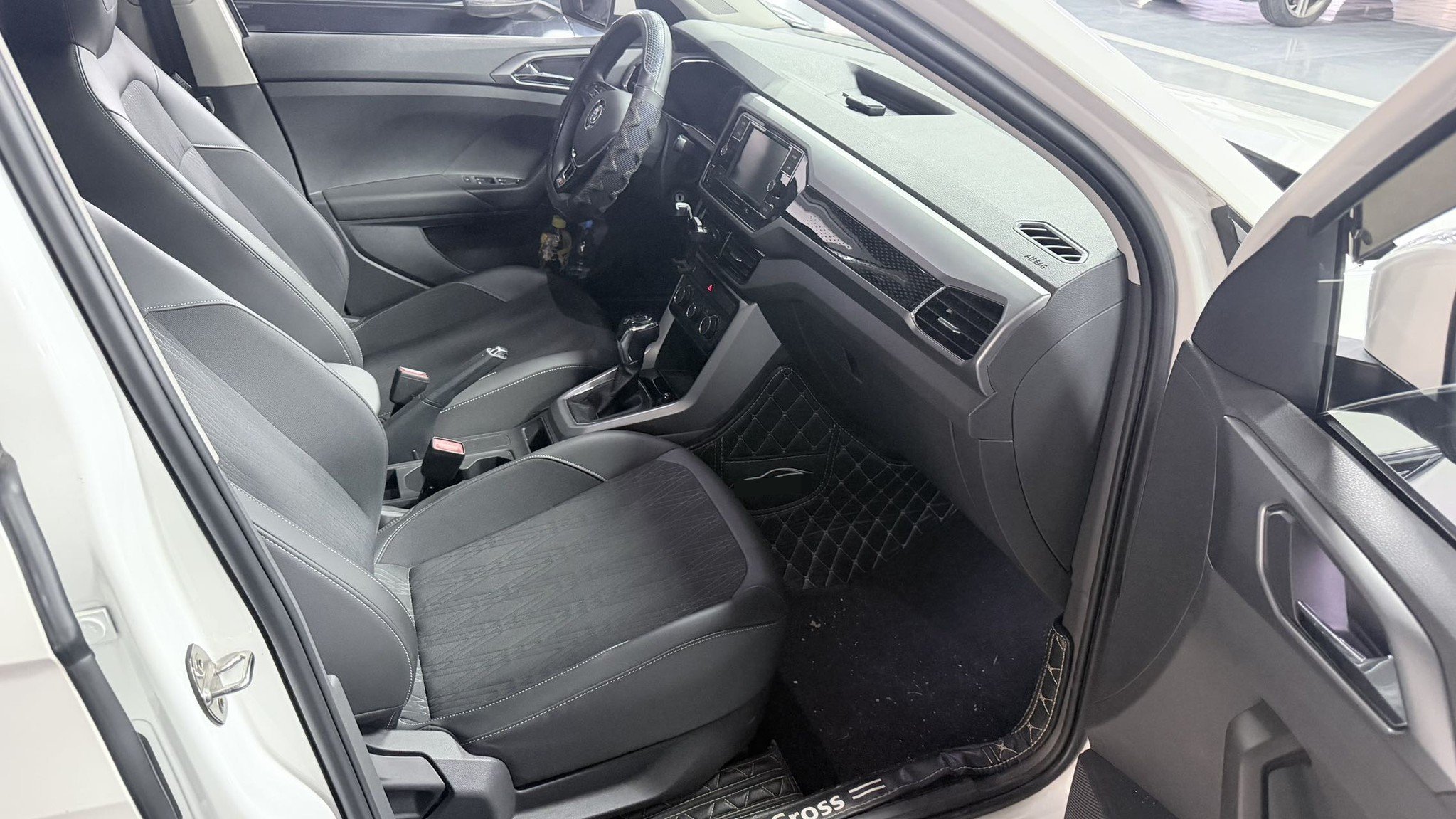 Volkswagen T-Cross 2019 car image #7