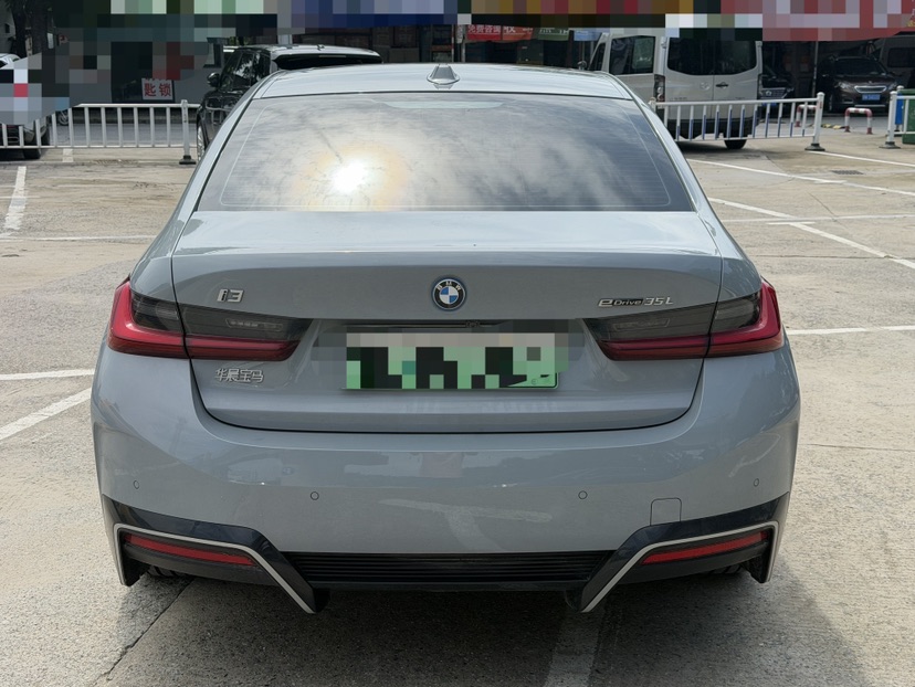 BMW i3 2025 car image #8