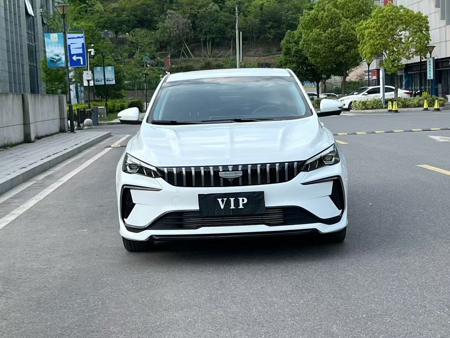 GEELY Binray 2025 car image #2