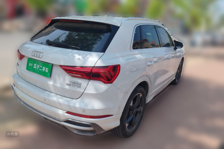 Audi Q3 2022 car image #7