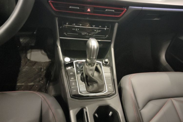 Volkswagen Lavida 2025 car image #14