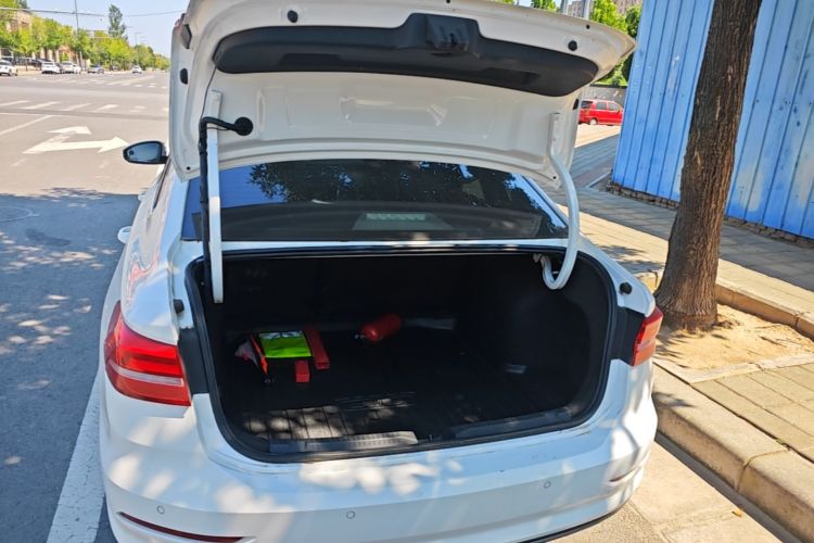 Volkswagen Lavida 2018 car image #19