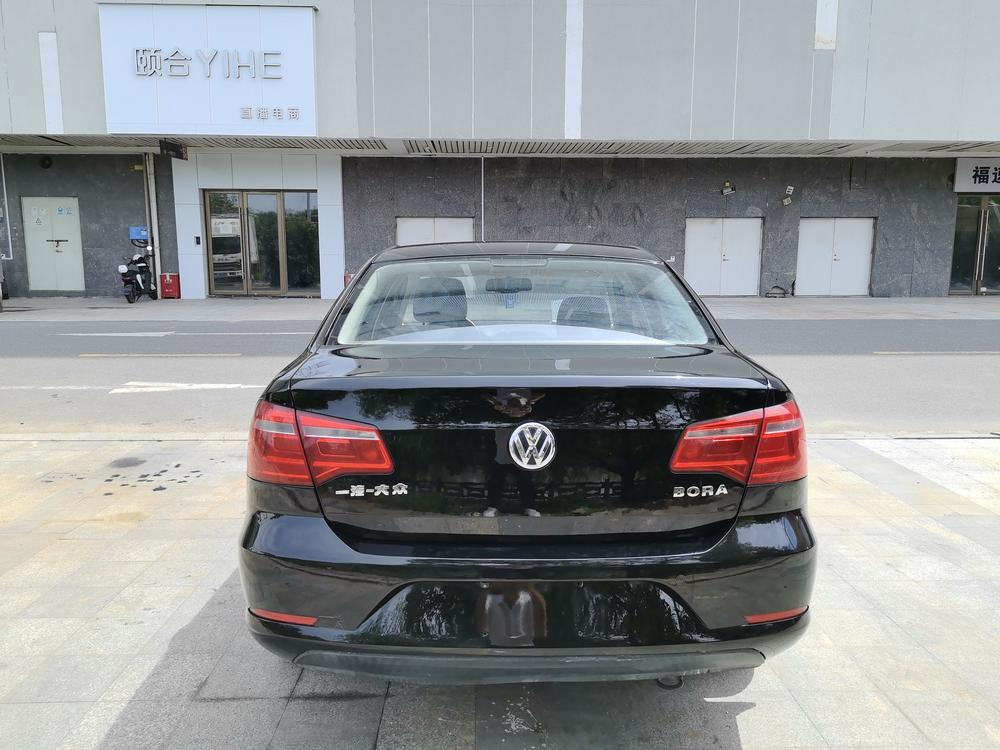 Volkswagen Bora 2015 car image #6