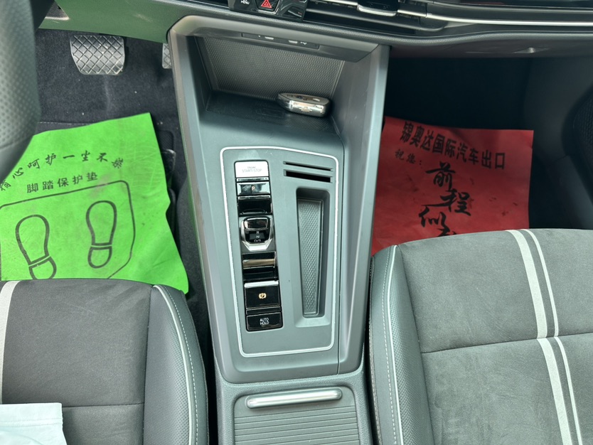 Volkswagen Golf 2022 immagine di auto #15