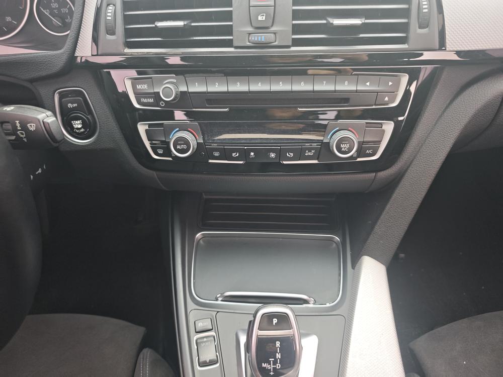 BMW 3 Series 2017 #9 BMW 3 Series 2017 car image #9